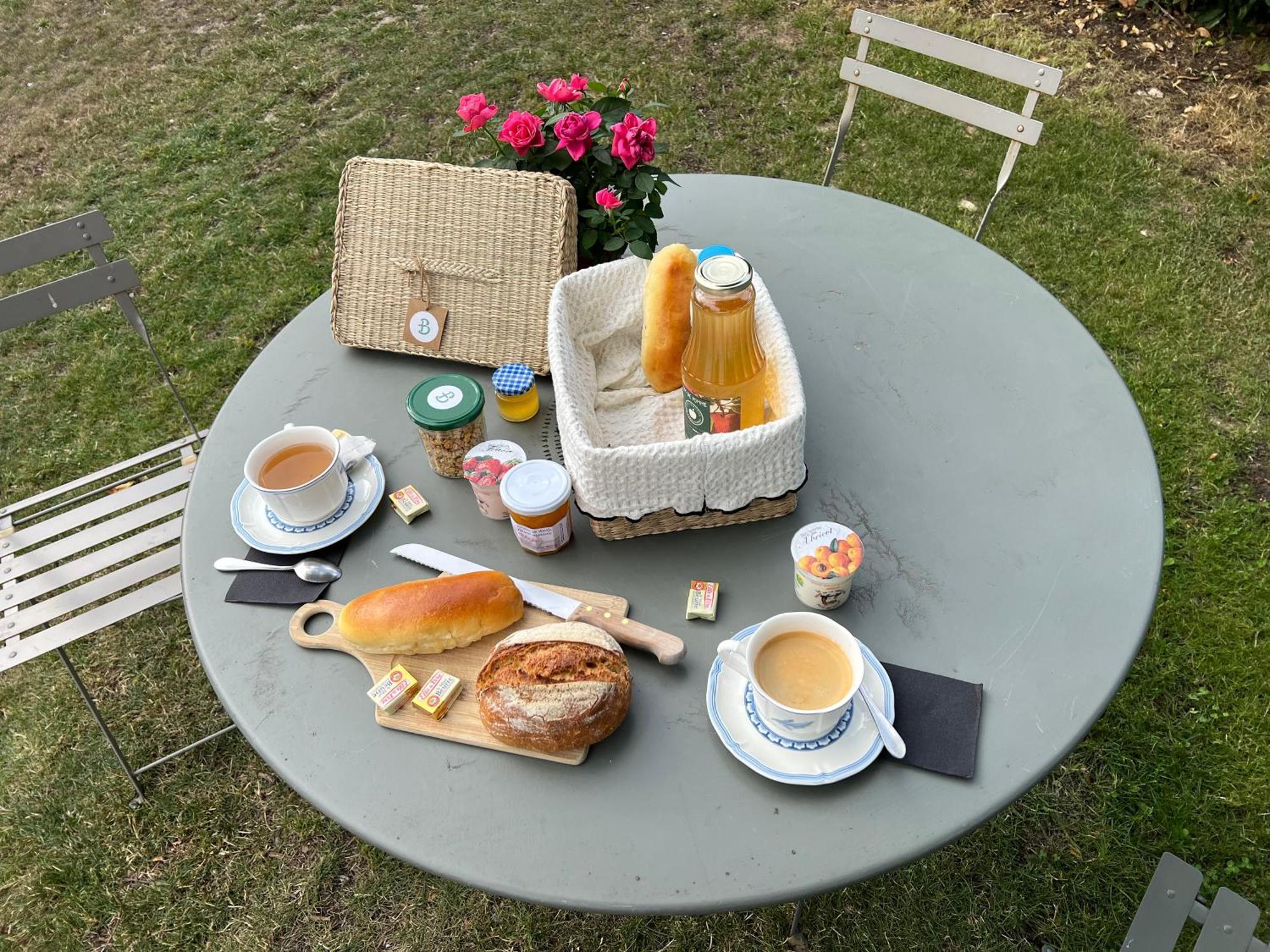 Paddock Prestige By La Boite En Plus Chantilly Esterno foto
